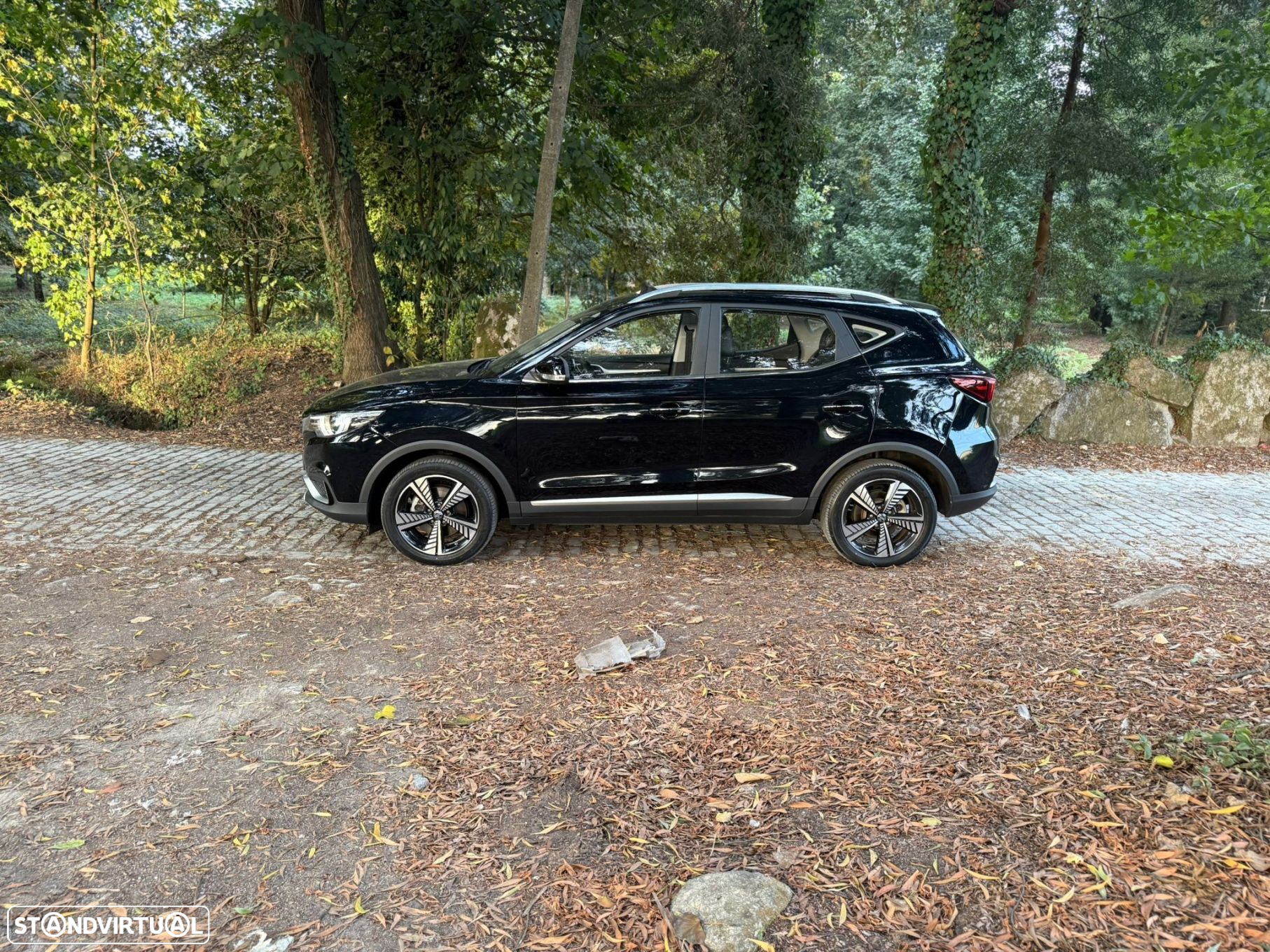MG ZS - 25