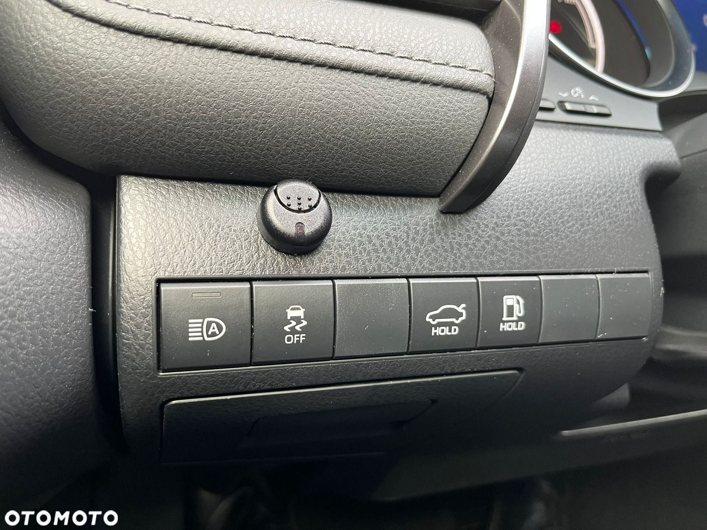 Toyota Camry - 31