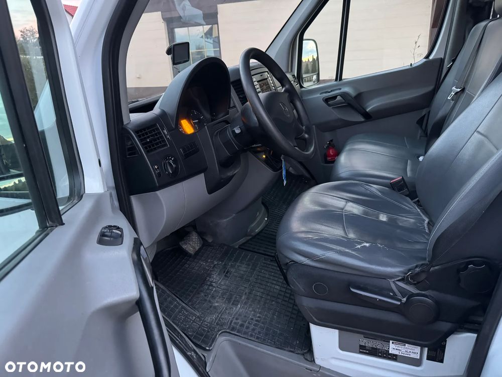 Mercedes-Benz Sprinter - 9