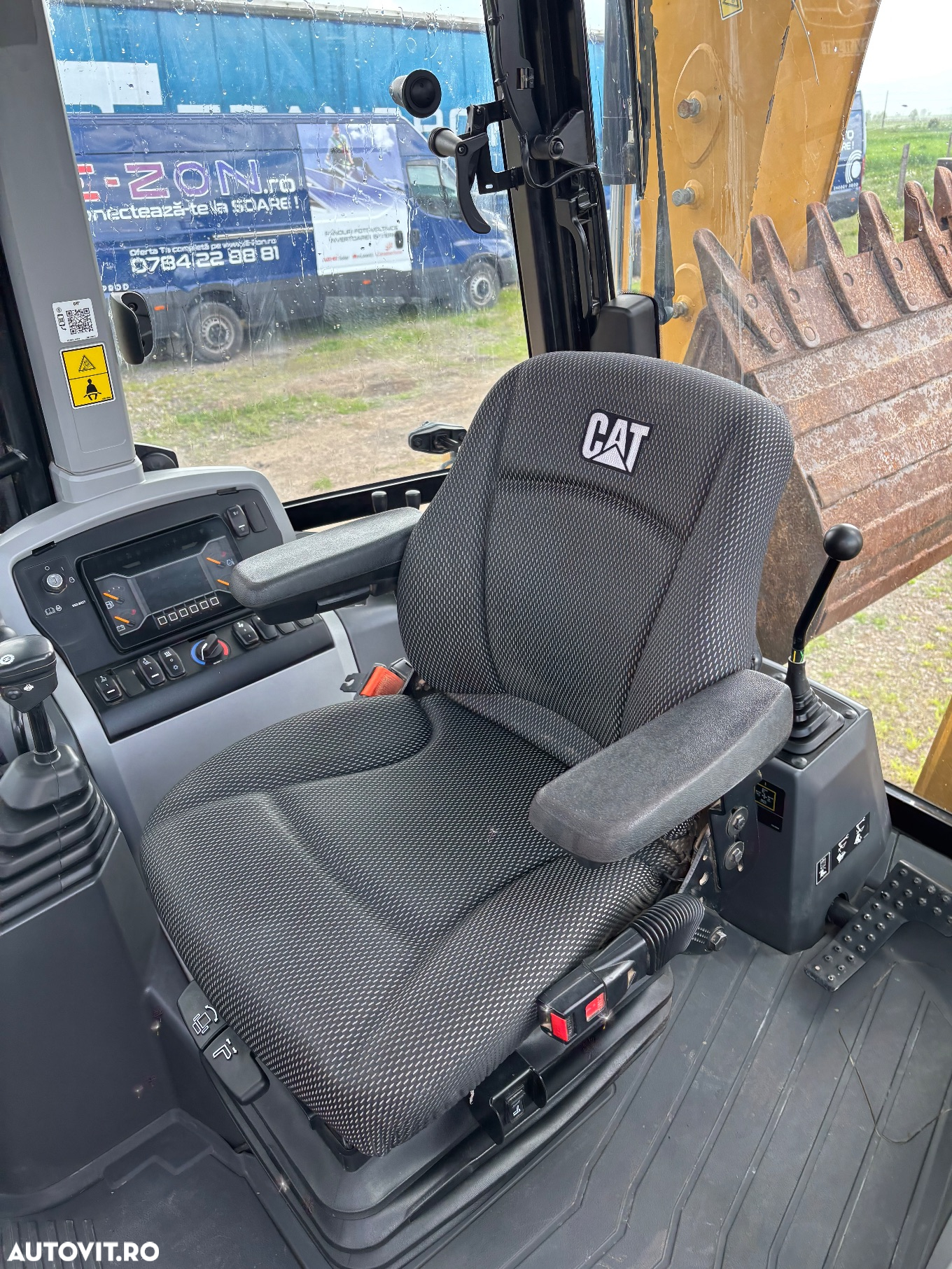 Cat 428, 2 bucati disponibile, an 2023, 1200 ore respectiv 1800 ore - 19