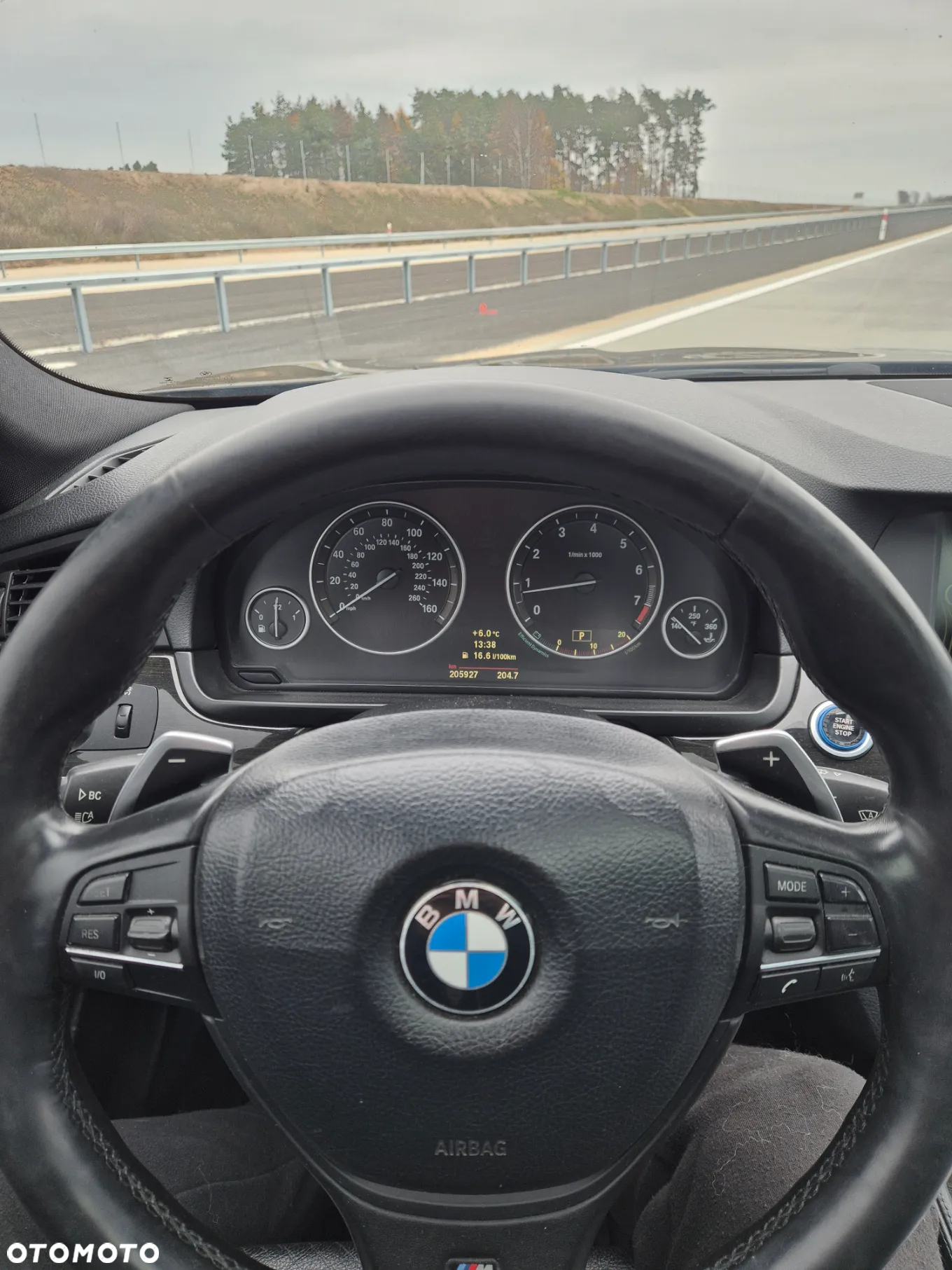 BMW Seria 5 550i xDrive Sport-Aut - 12