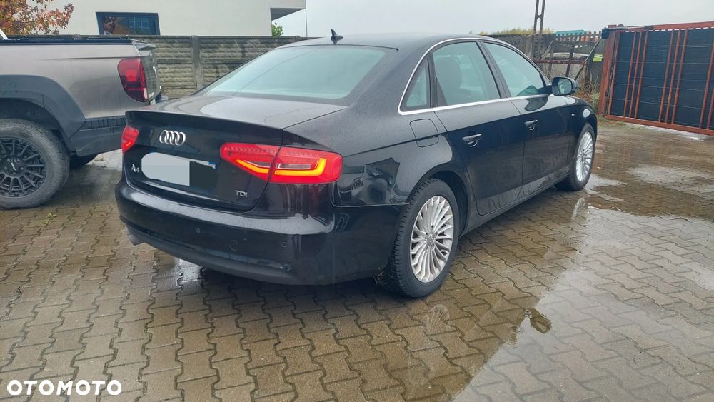 Audi A4 Limousine 2012 photo 4