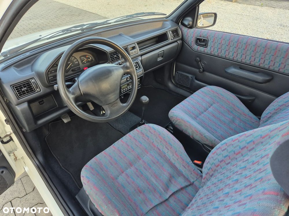 Ford Fiesta 1.1 CLX - 27