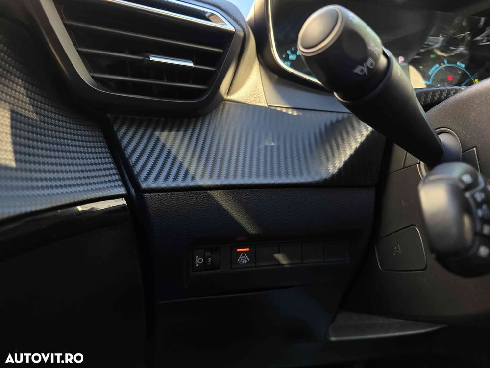 Peugeot 208 - 10