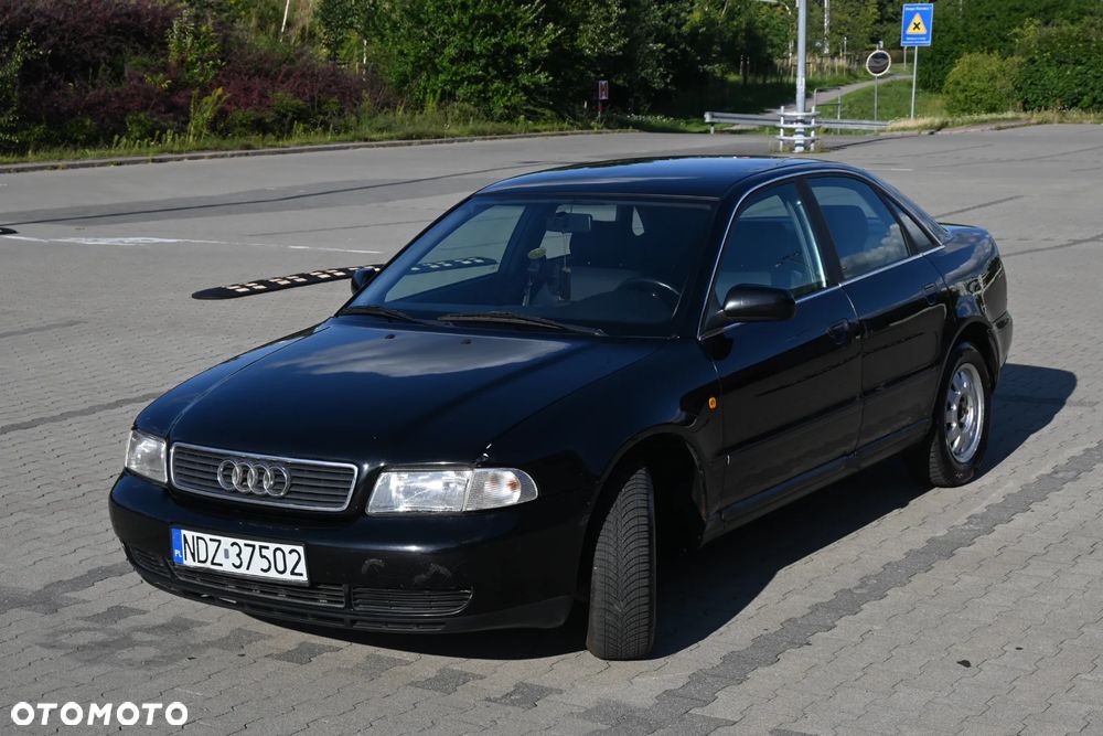 Audi A4 Limousine - 1