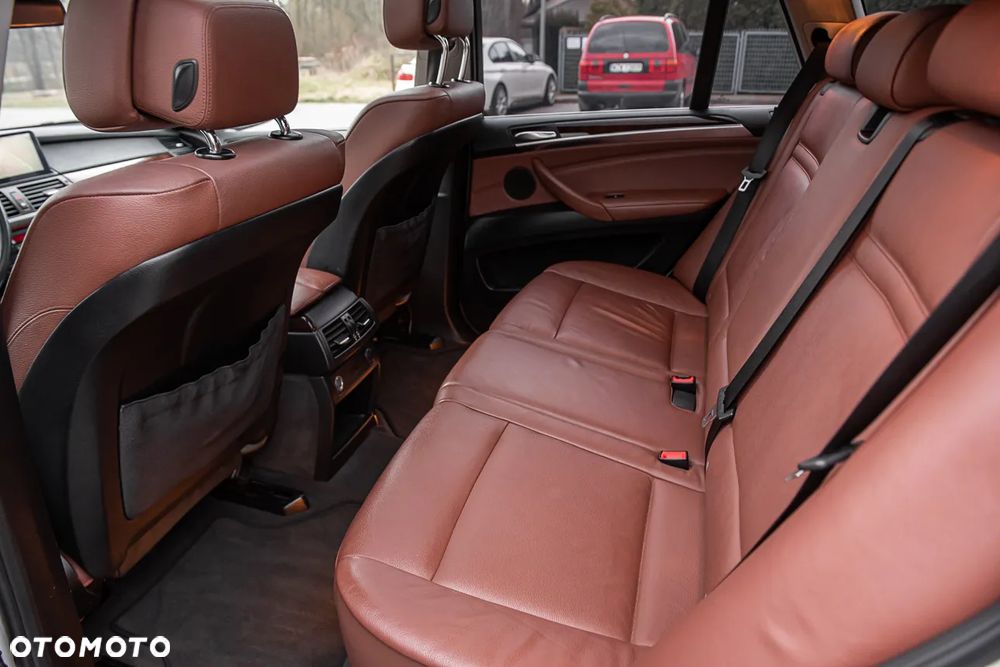 BMW X5 xDrive35i Edition Exclusive - 27
