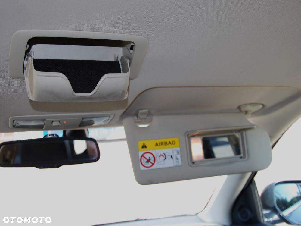 Mitsubishi Outlander 2.0 Intense + 4WD CVT - 32