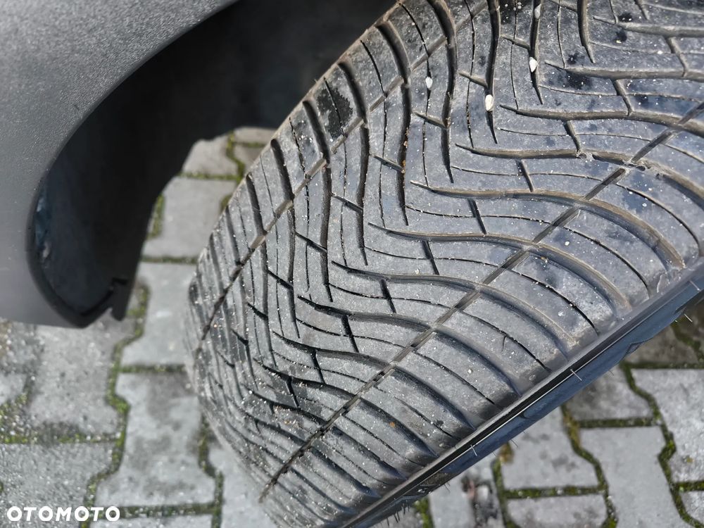 Peugeot 5008 1.5 BlueHDi Allure S&S - 29