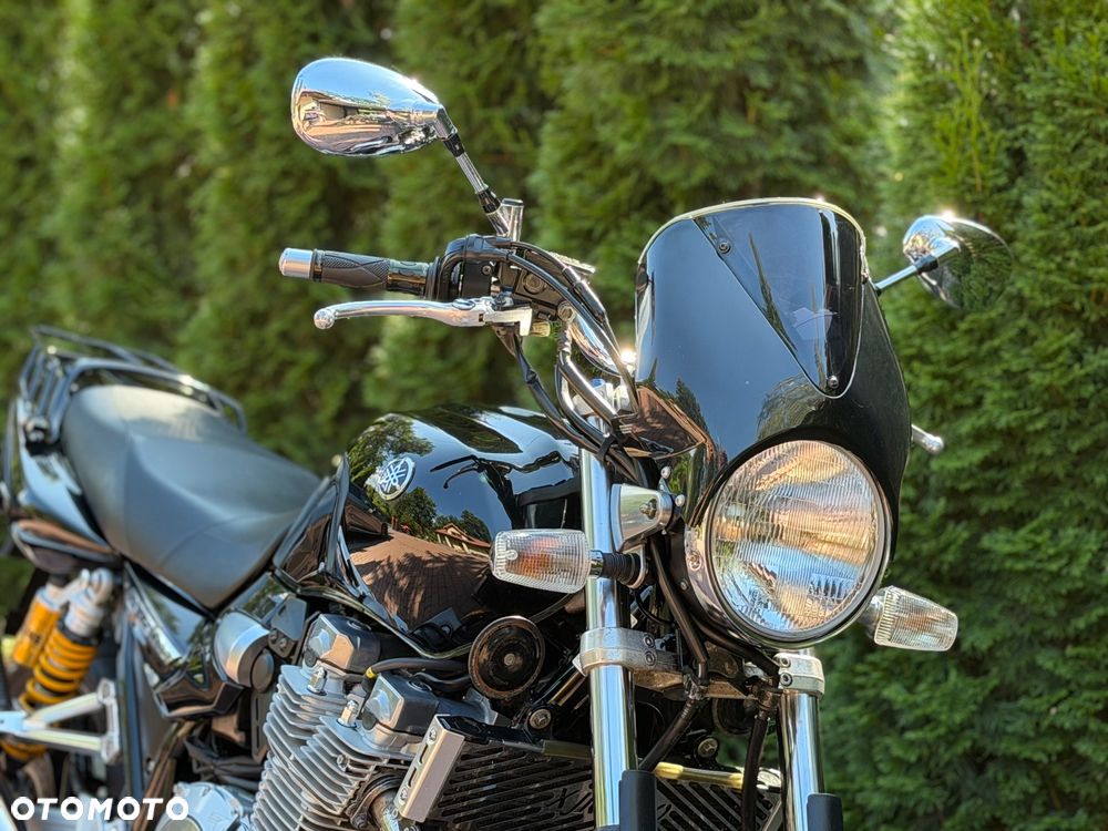 Yamaha XJR - 11