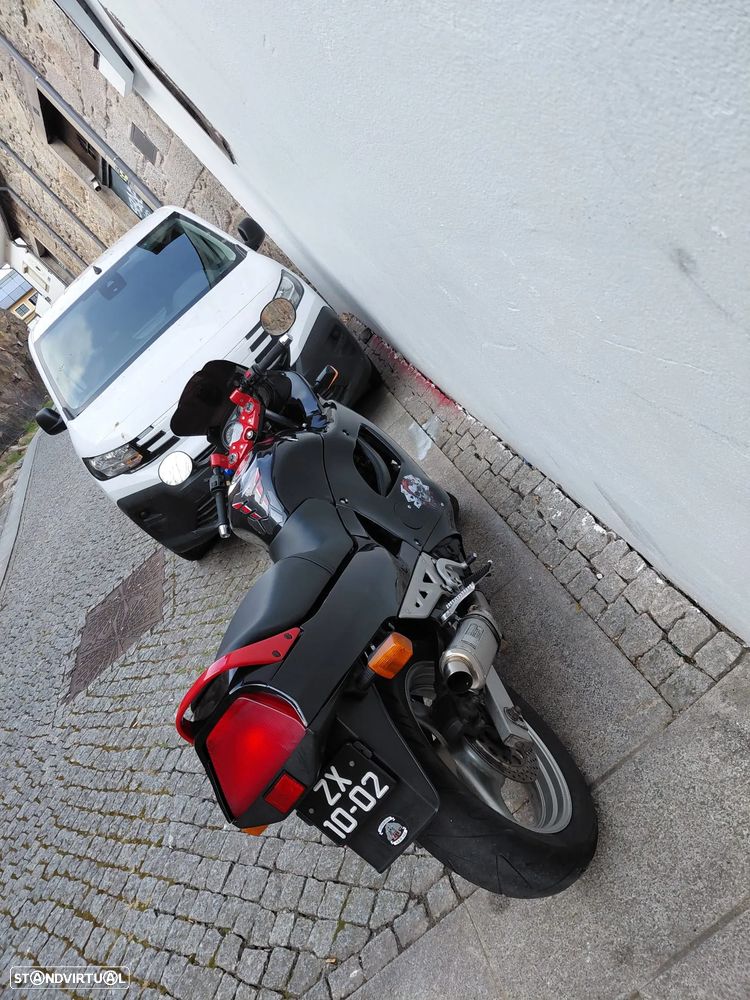 Suzuki GSX - 6