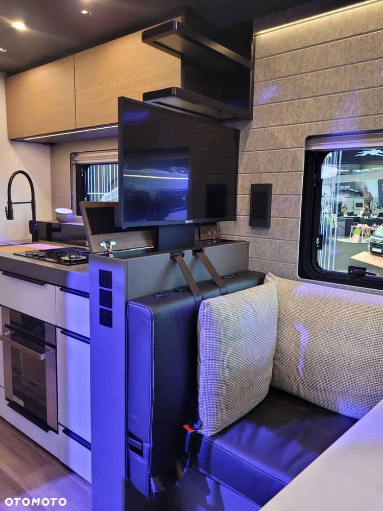 Niesmann-Bischoff Flair 920 - 18