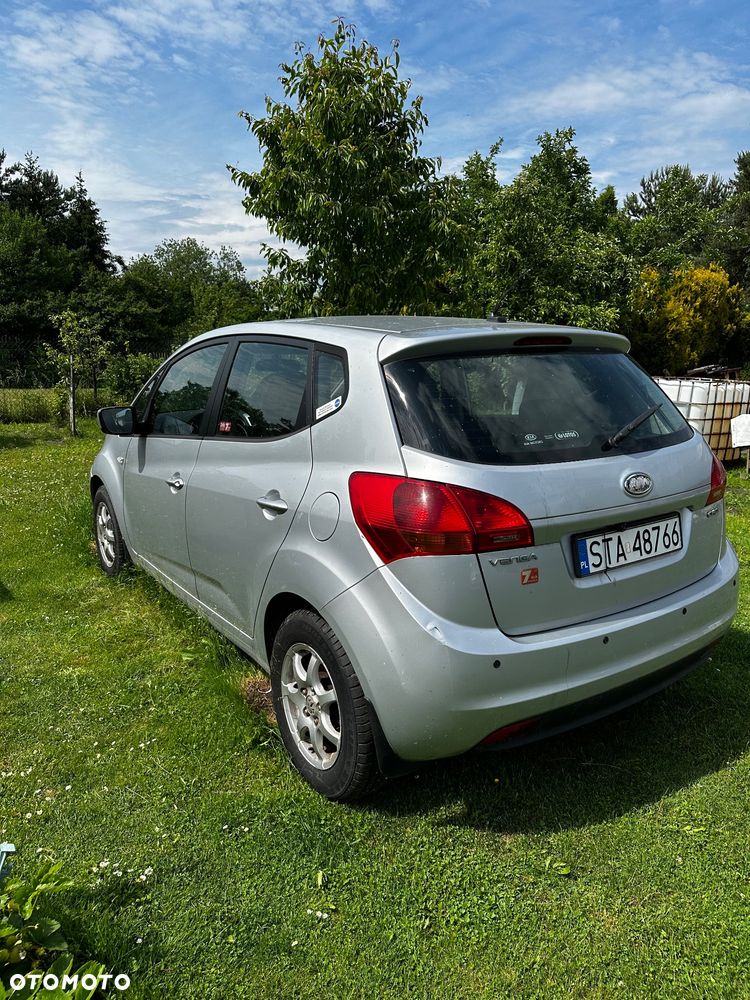 Kia Venga 1.4 CRDi S - 2