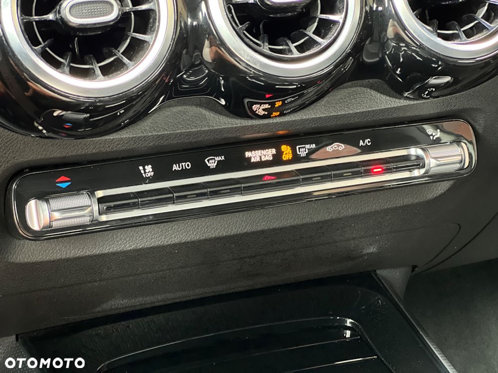 Mercedes-Benz GLB 200 Style 7G-DCT - 38
