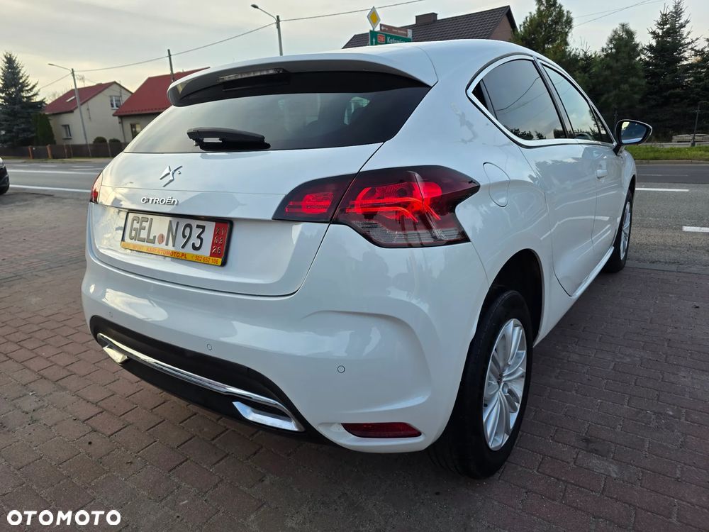 Citroën DS4 1.6 HDi SoChic - 4