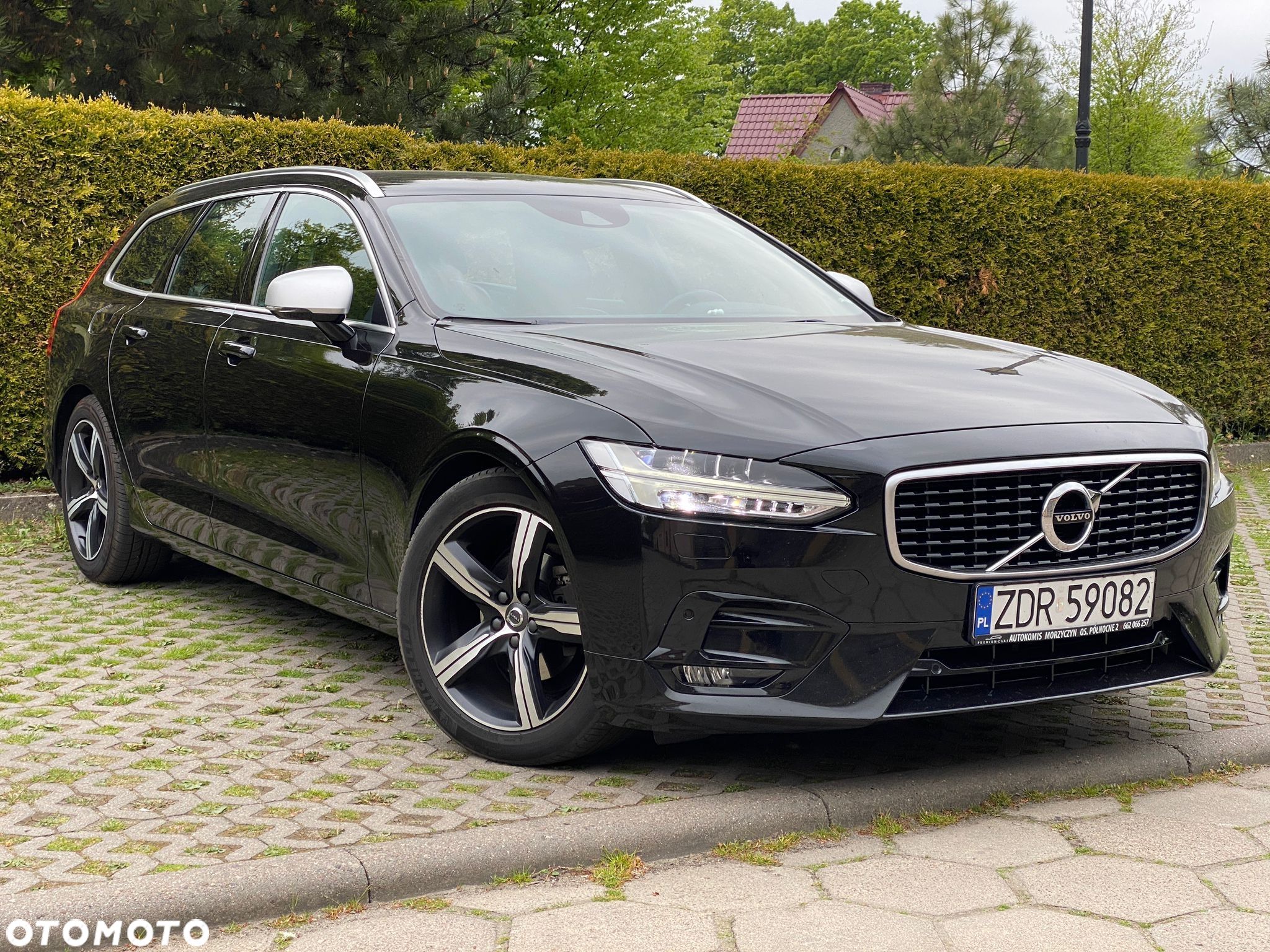 Volvo V90 D3 R-Design - 1
