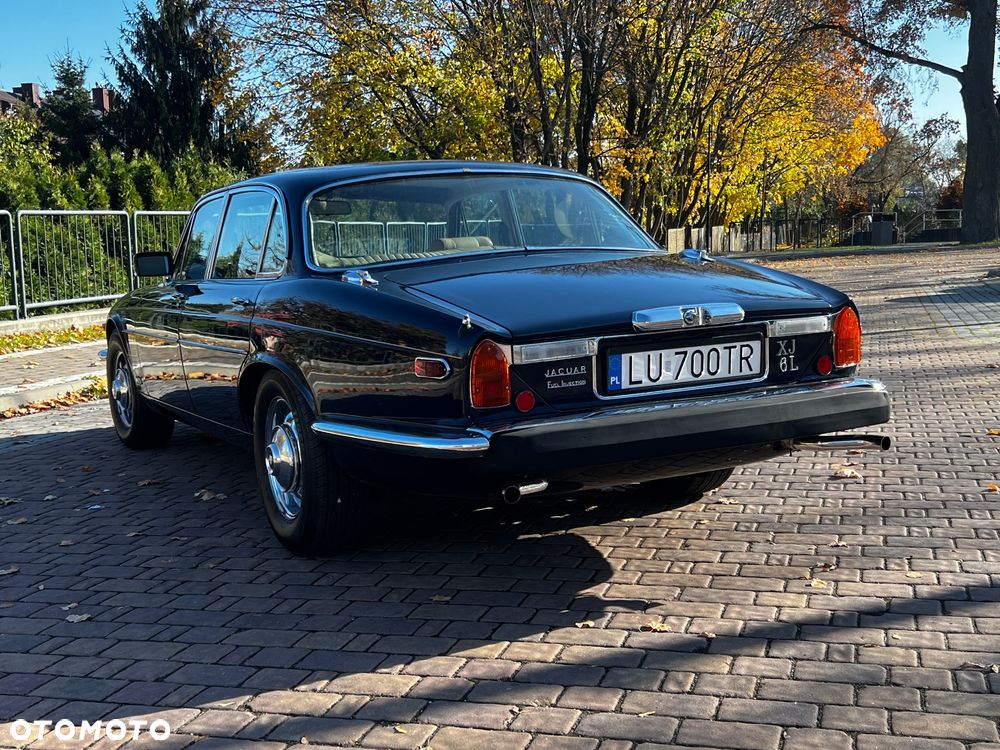 Jaguar XJ - 22
