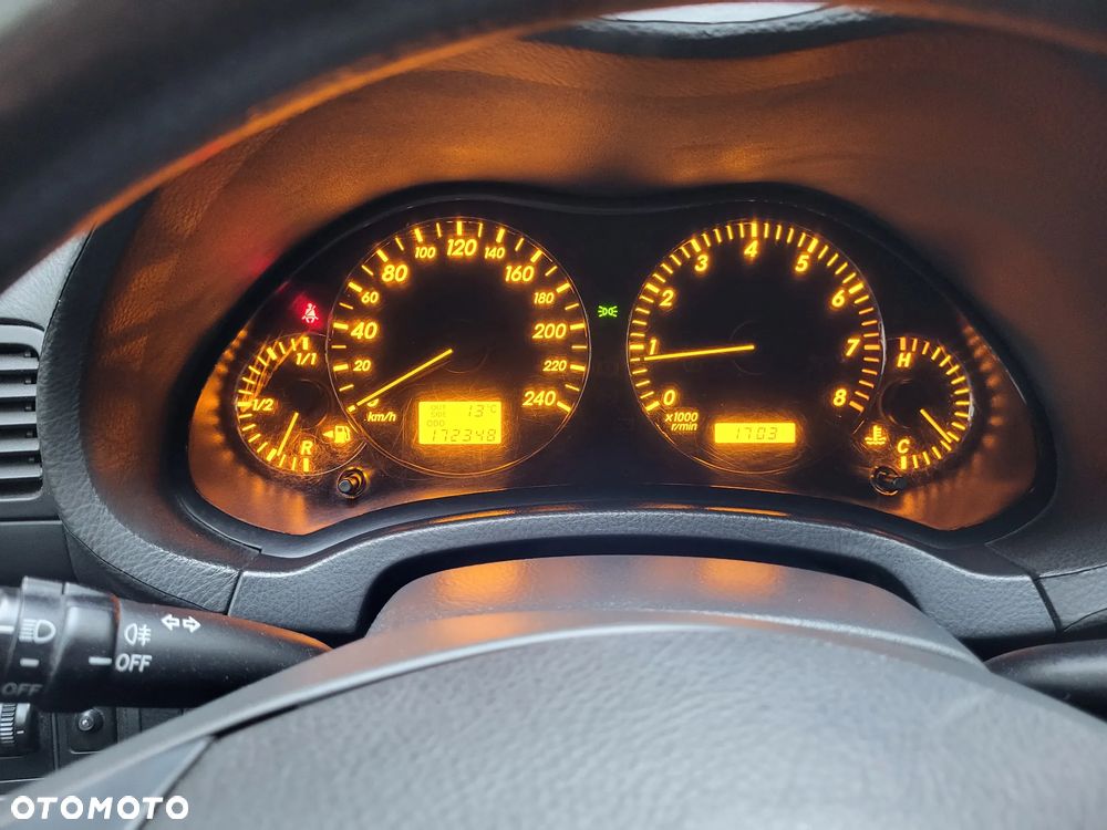 Toyota Avensis 1.6 VVT-i Luna - 12