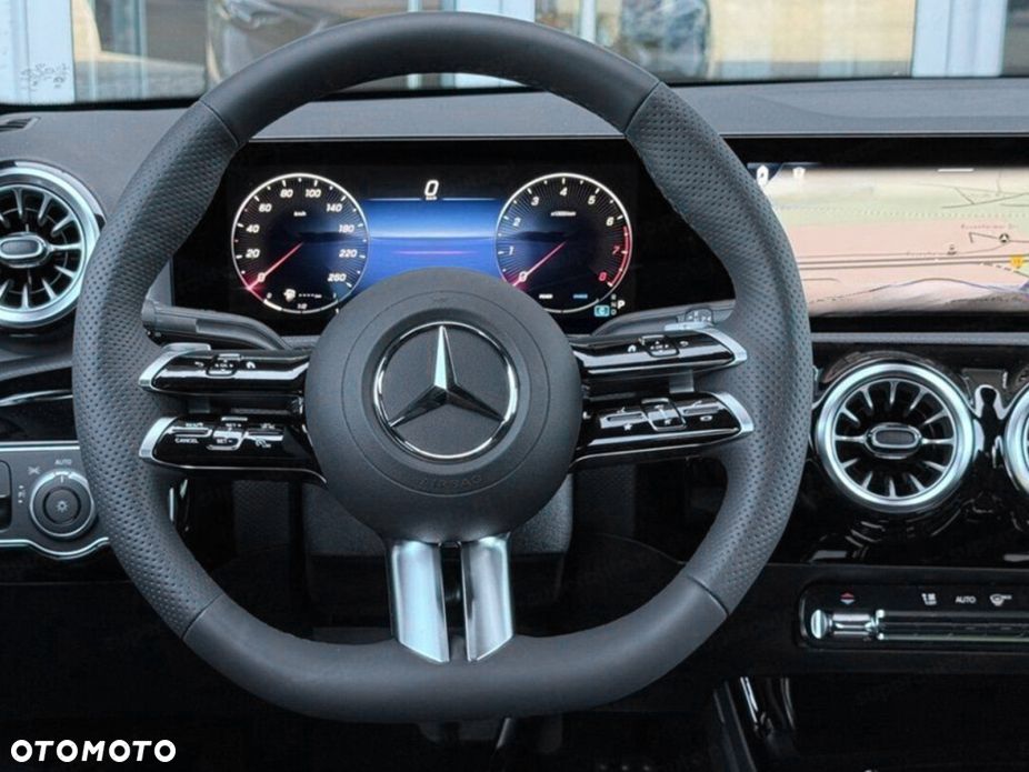 Mercedes-Benz Klasa A 200 AMG Line 7G-DCT - 11
