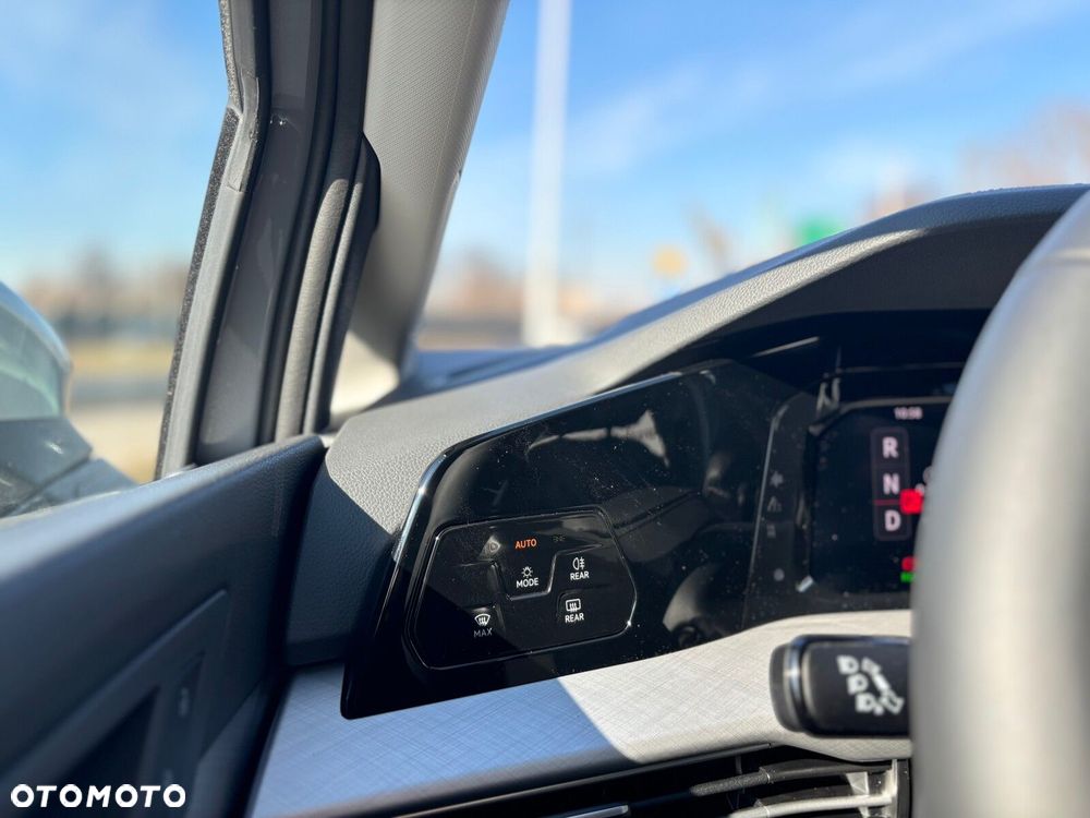 Volkswagen Golf Variant - 13