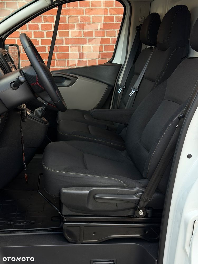 Renault Trafic - 19