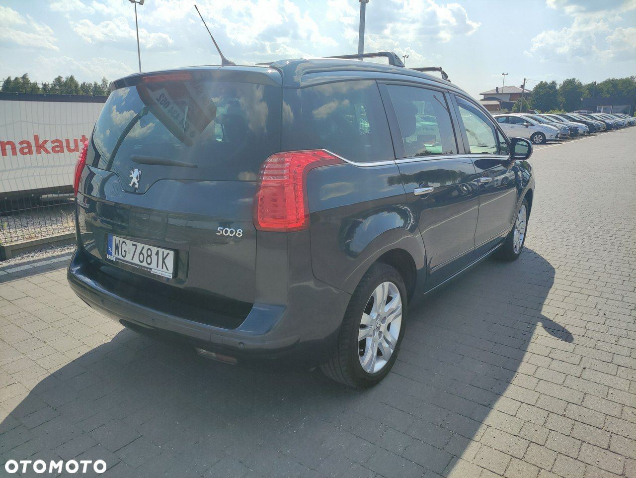 Peugeot 5008 - 8