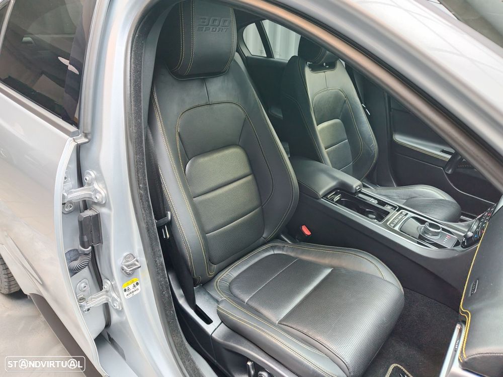 Jaguar XE P300 AWD Aut. Sport - 18