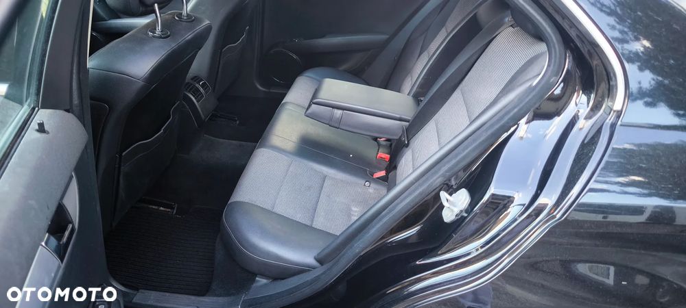 Mercedes-Benz Klasa C 200 CDI DPF Avantgarde - 10