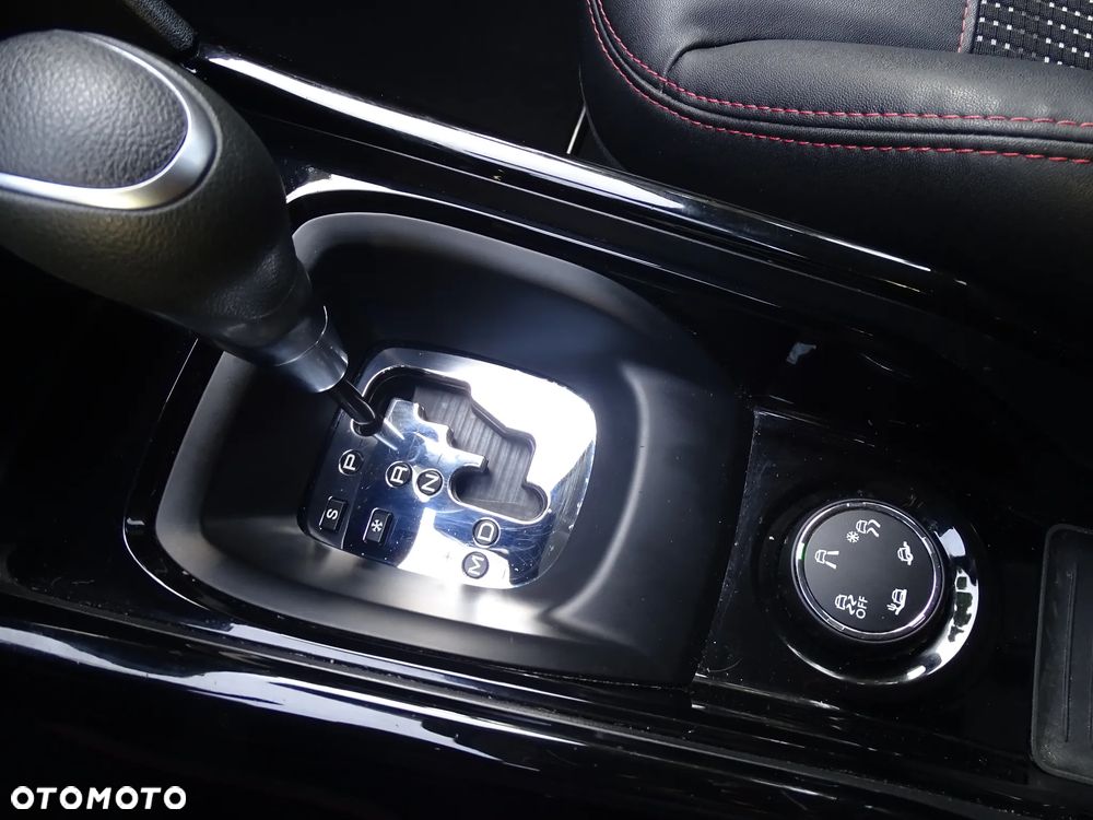 Peugeot 2008 PureTech 110 Stop&Start EAT6 GT-Line Edition - 22