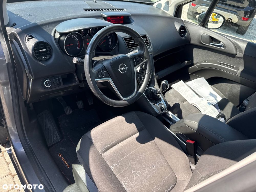 Opel Meriva 1.4 T Essentia S&S - 13