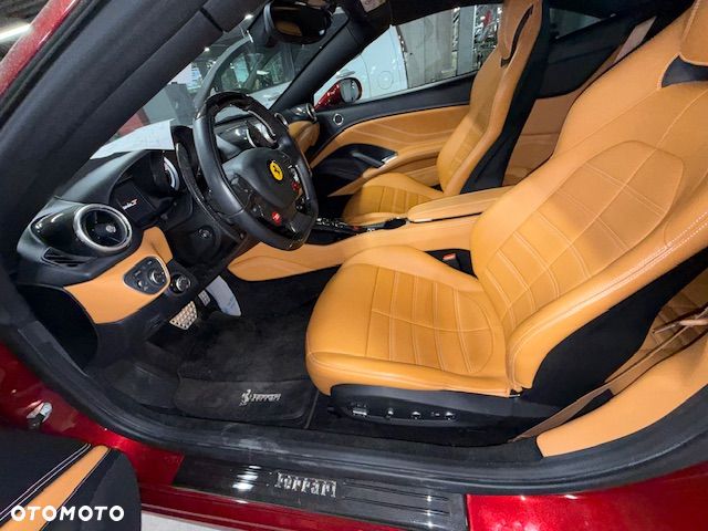 Ferrari California T - 25