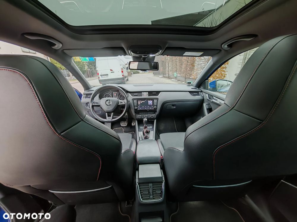 Skoda Octavia 2.0 TDI DSG RS - 20