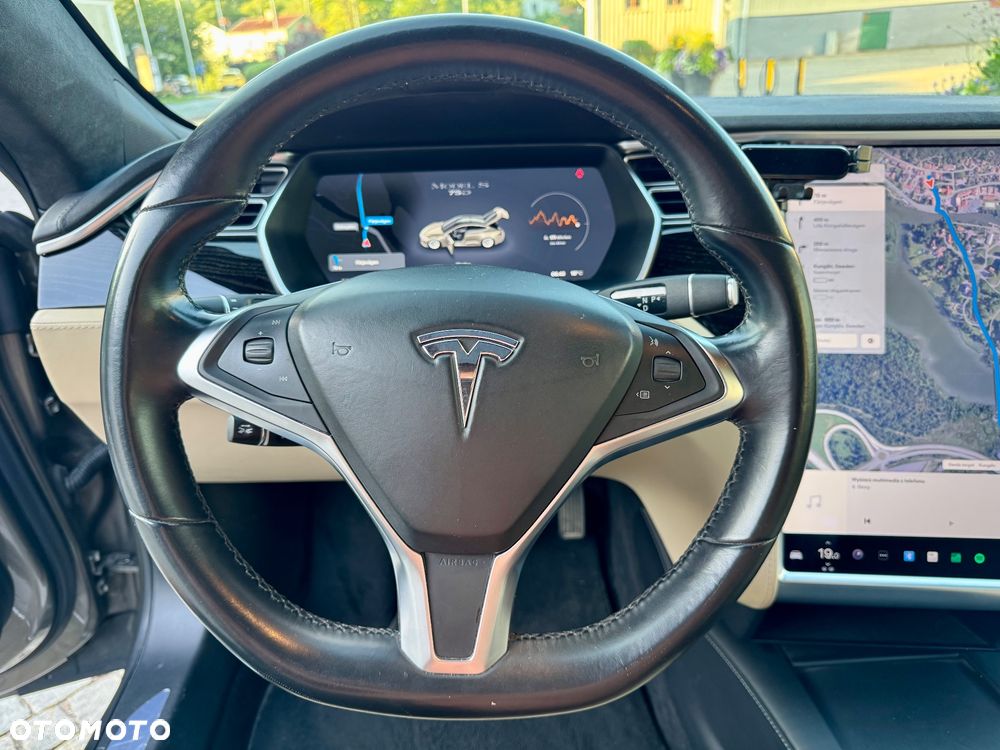 Tesla Model S - 17