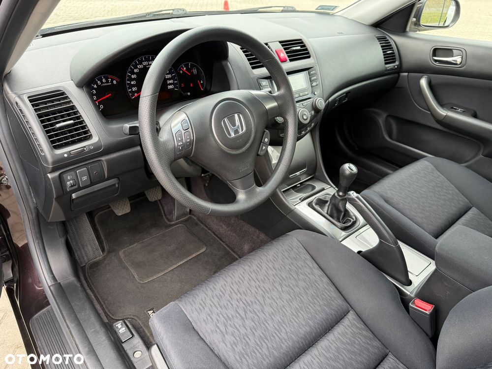 Honda Accord 2.0 Comfort - 32