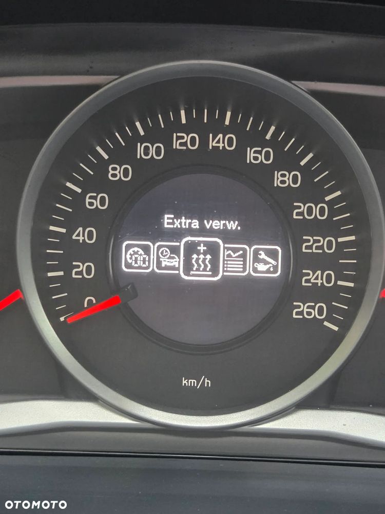 Volvo V60 D2 Momentum - 25