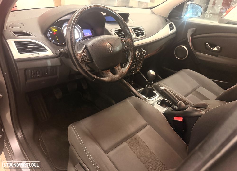 Renault Mégane 1.5 dCi Dynamique - 4