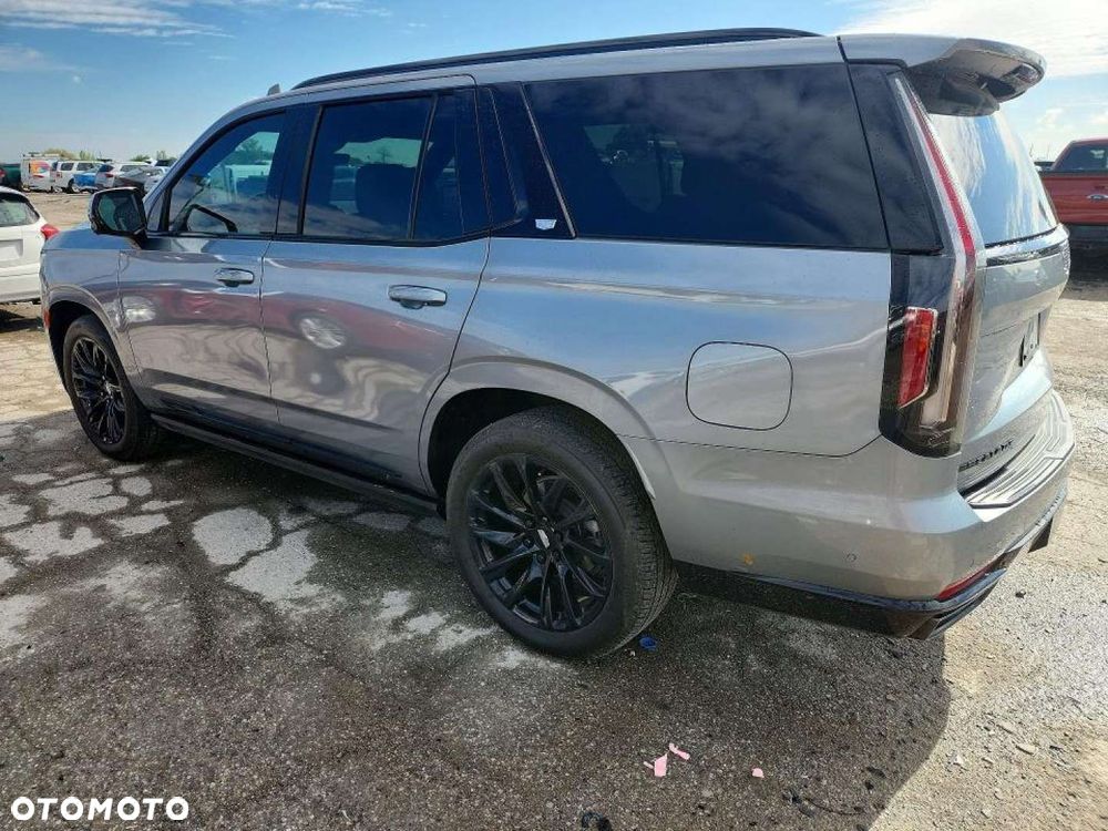 Cadillac Escalade - 2
