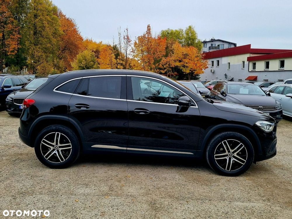 Mercedes-Benz GLA 200 d - 4