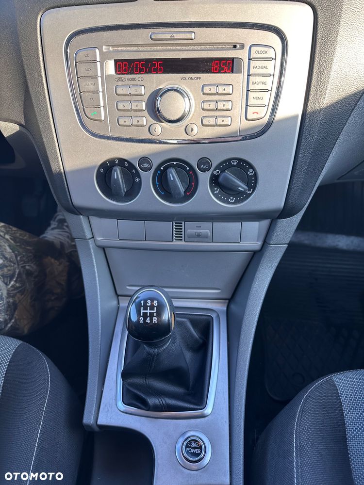 Ford Focus 1.6 Ambiente - 13