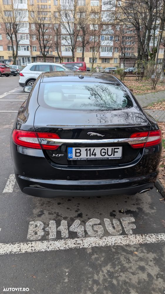 Jaguar XF 2.2D Premium Luxury - 11