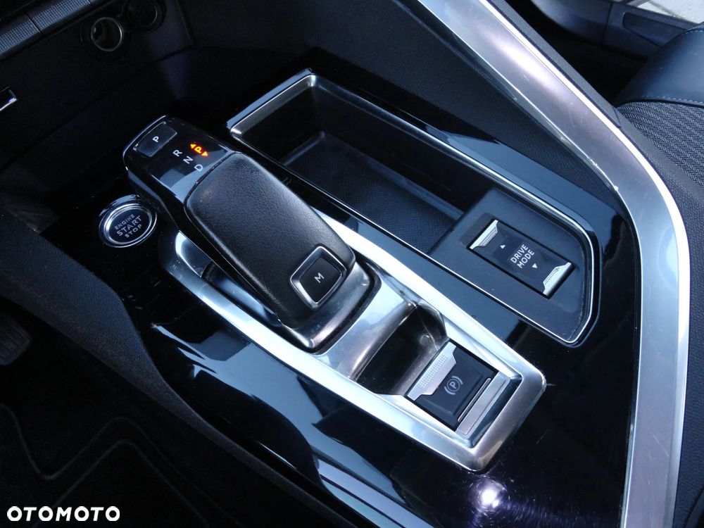 Peugeot 5008 1.5 BlueHDI Allure S&S EAT8 - 16