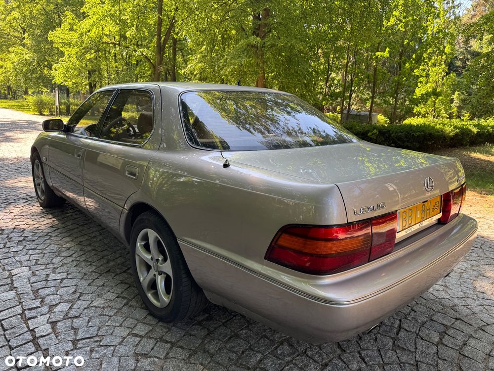 Lexus LS - 10