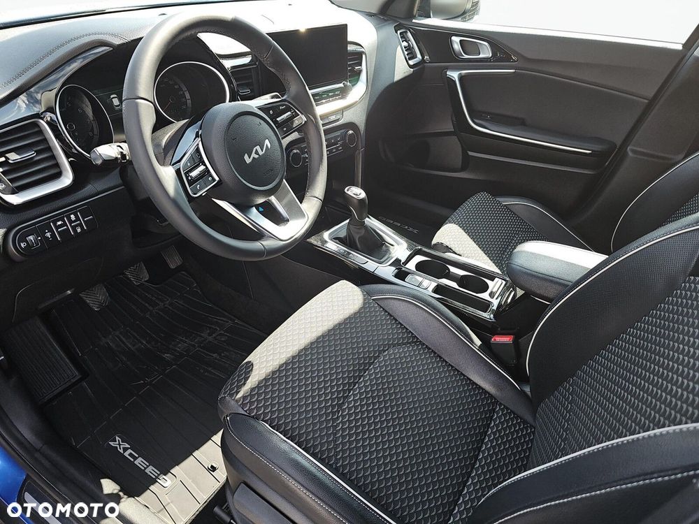 Kia XCeed - 12