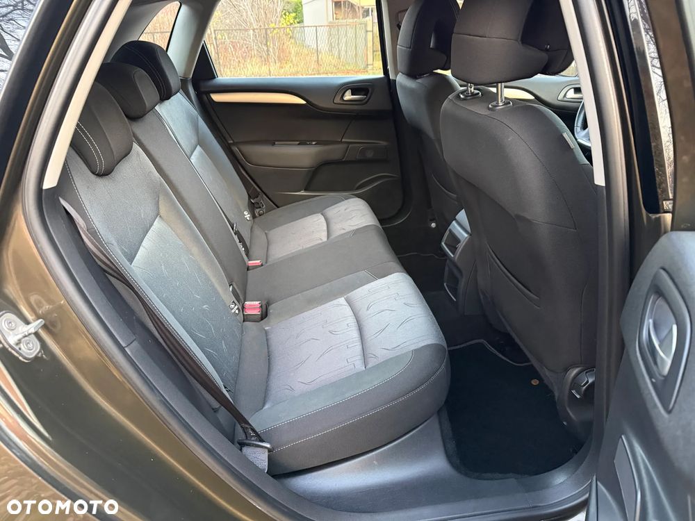 Citroën C4 VTi 95 Attraction - 23