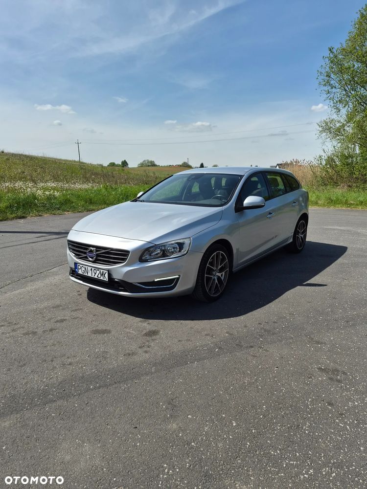 Volvo V60 D2 Drive-E Dynamic Edition (Kinetic) - 1