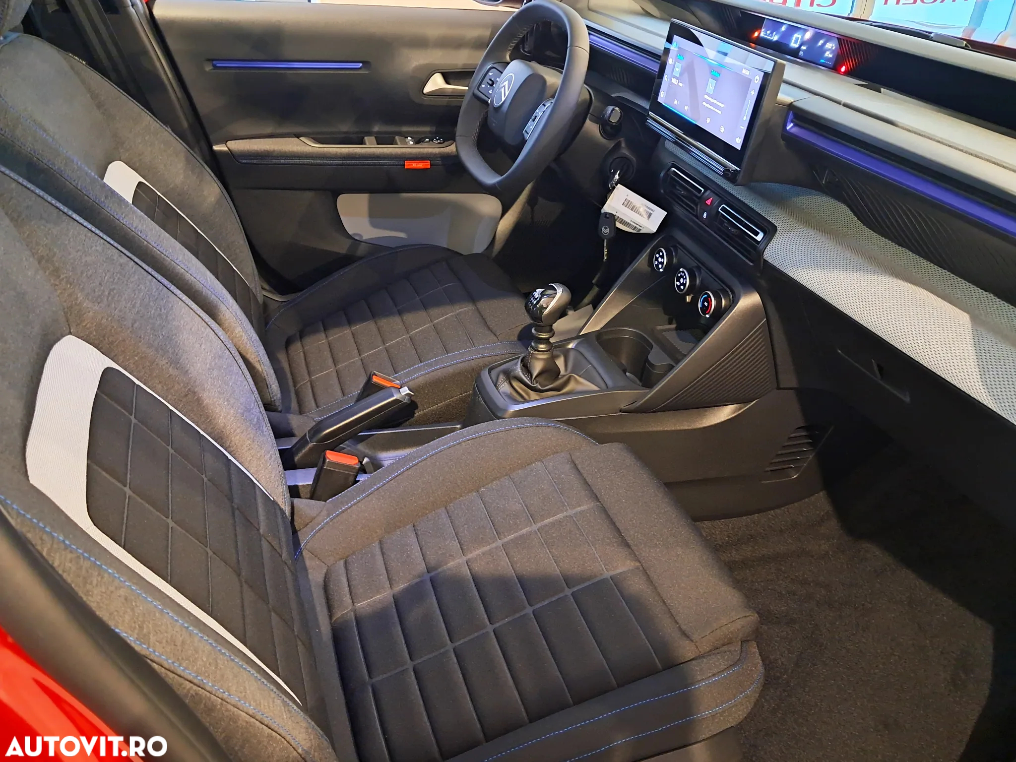 Citroën C3 1.2 PureTech 100 S&S BVM6 PLUS - 23