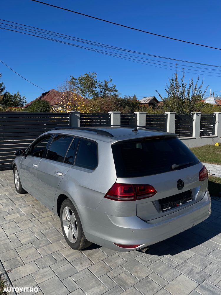 Volkswagen Golf - 6