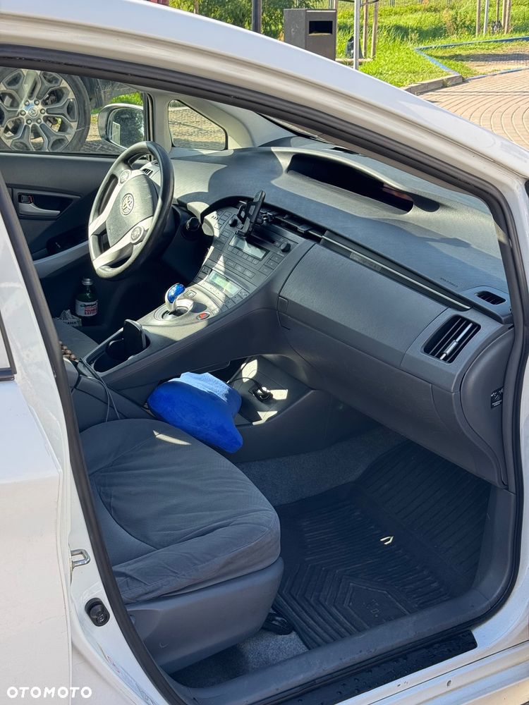 Toyota Prius 1.8 HSD Active - 10