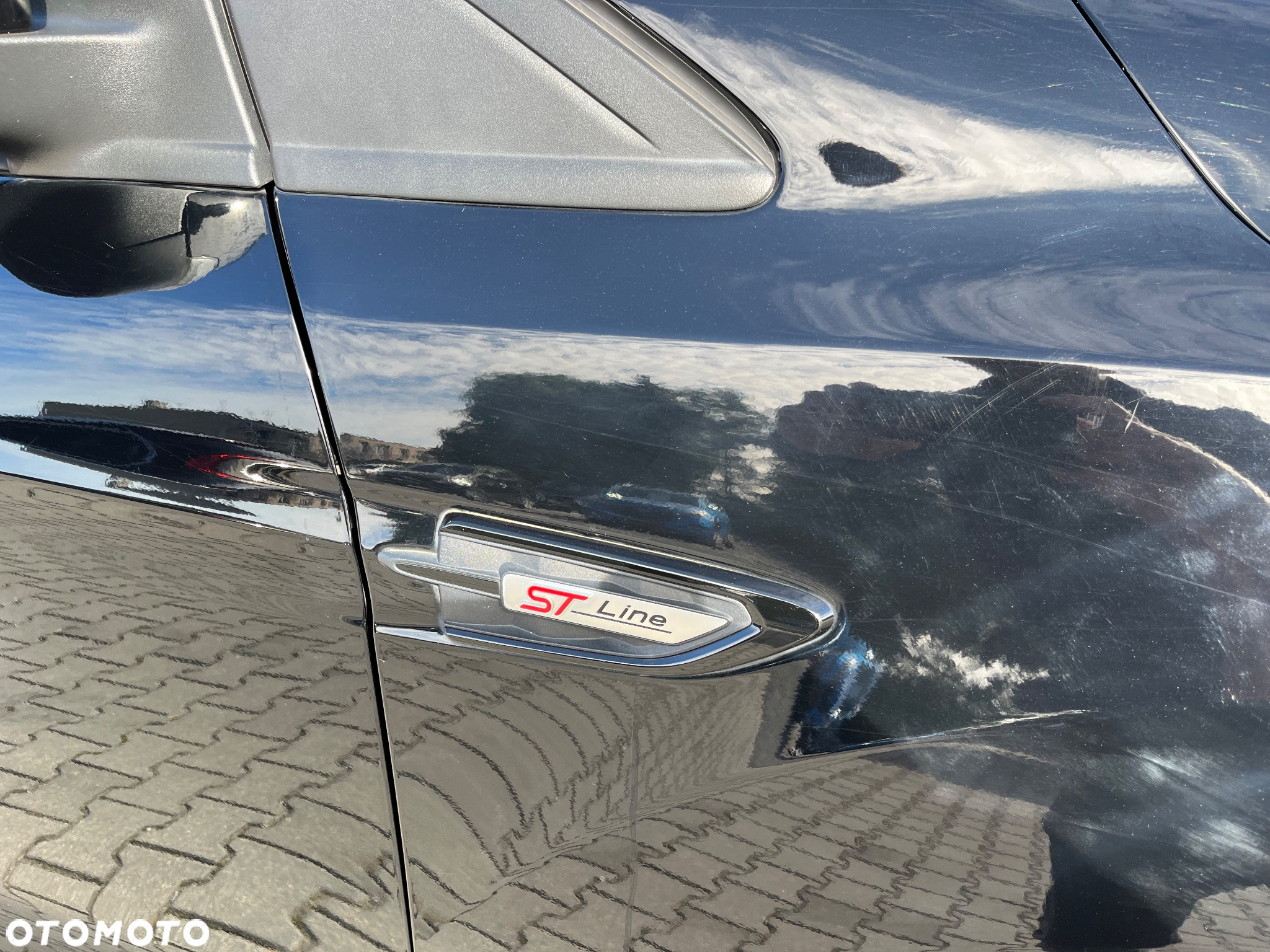 Ford Kuga 1.5 EcoBoost 2x4 ST-Line - 16