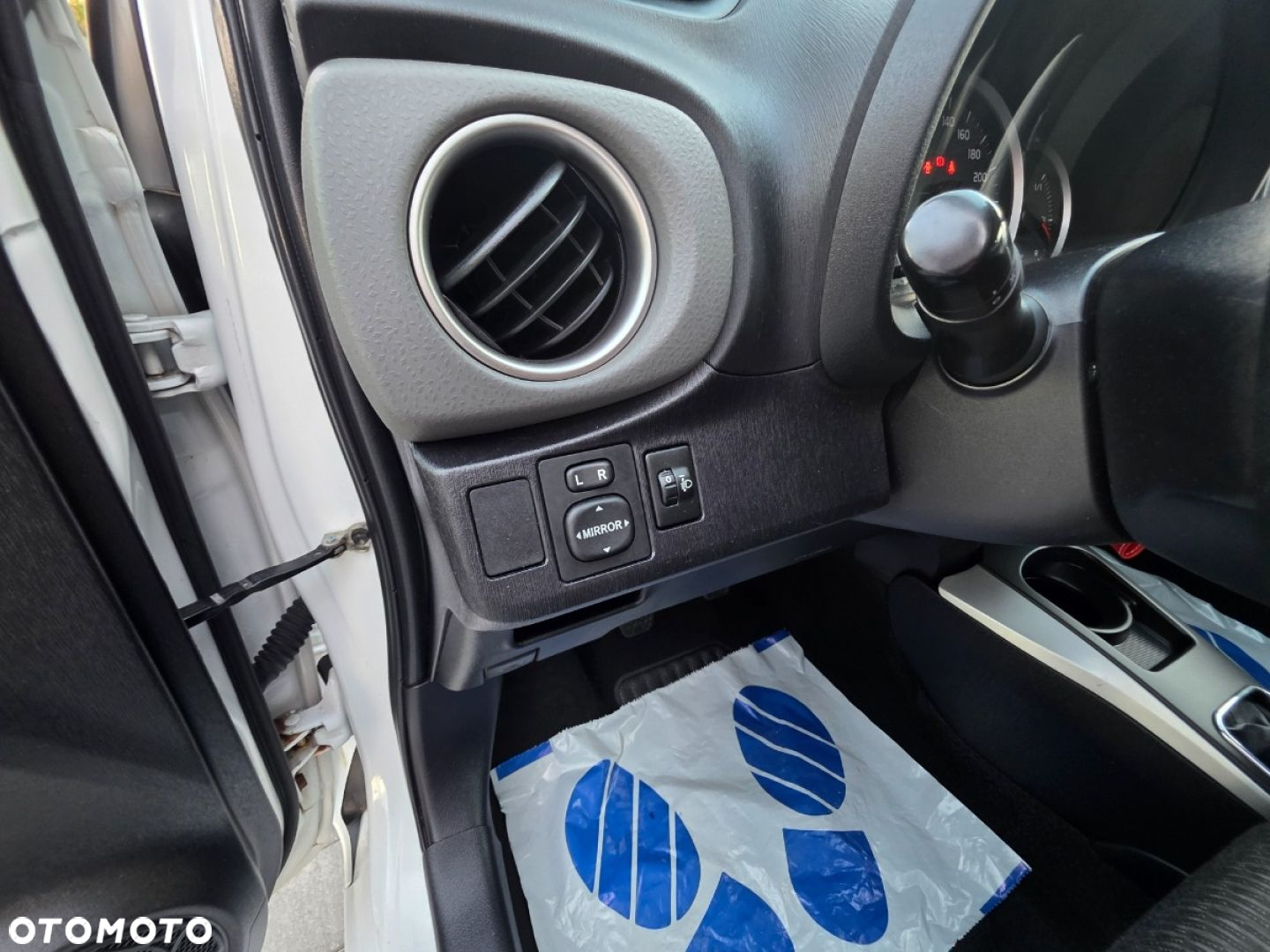 Toyota Yaris - 11
