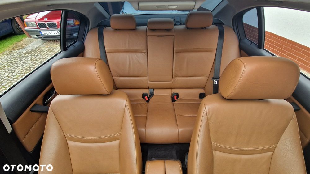 BMW Seria 3 318i - 17